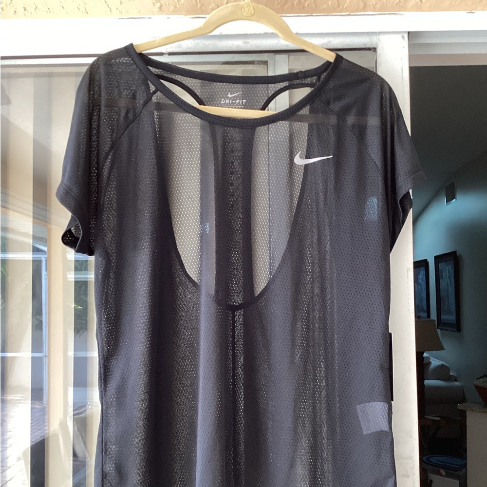 Nike Breathe womens sports top. XL new with tags.